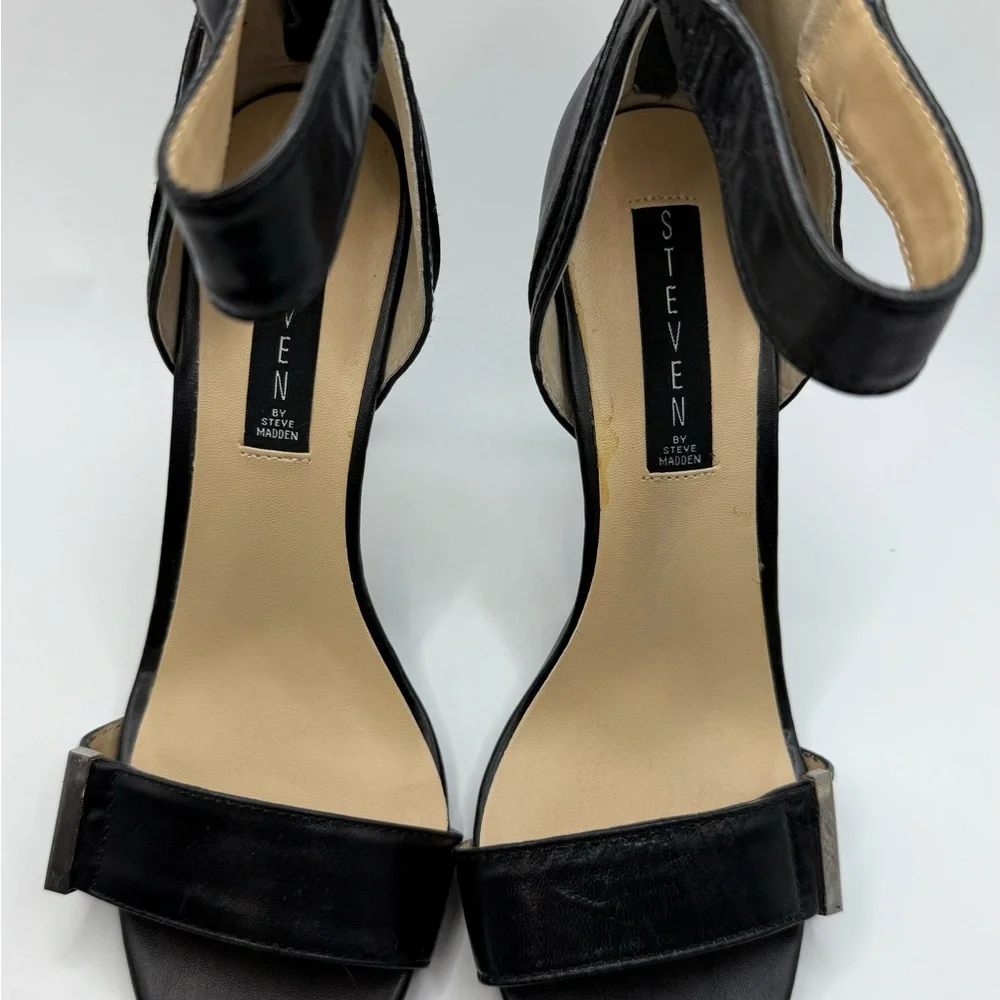 Steve Madden‎ Glossy Black Ankle Strap Heels